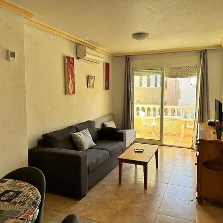 Homely Alcatri Apartment *